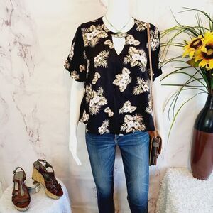 Urban Outfitters Elodie floral print top keyhole v neckline top